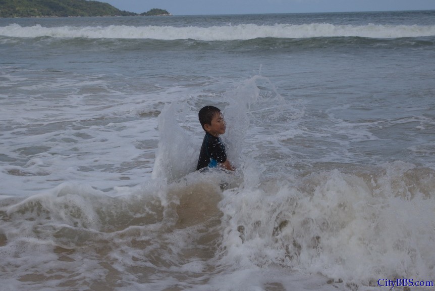 2012泰国清迈-曼谷-华欣-甲米-普吉-华欣-清迈3500公里自驾游之普吉Phuket芭东Patong海滩 ... ... ... ... . ... 2012泰国清迈-曼谷-华欣-甲米-普吉-华欣-清迈3500公里自驾游之普吉Phuket芭东Patong海滩 ... ... ... ... . ...