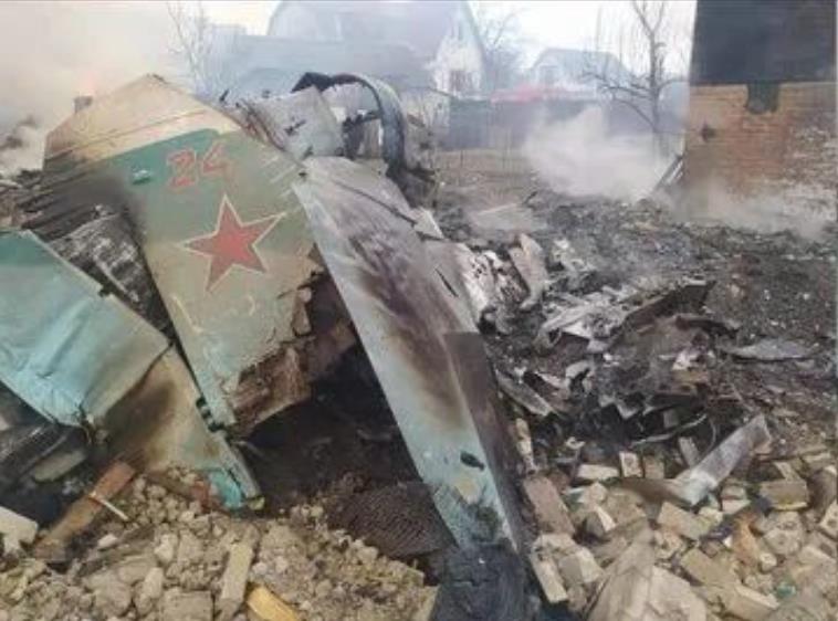 被击落的苏-34战斗机残骸