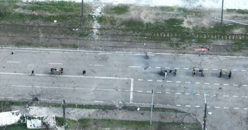 亚速钢铁厂的战士们撤离