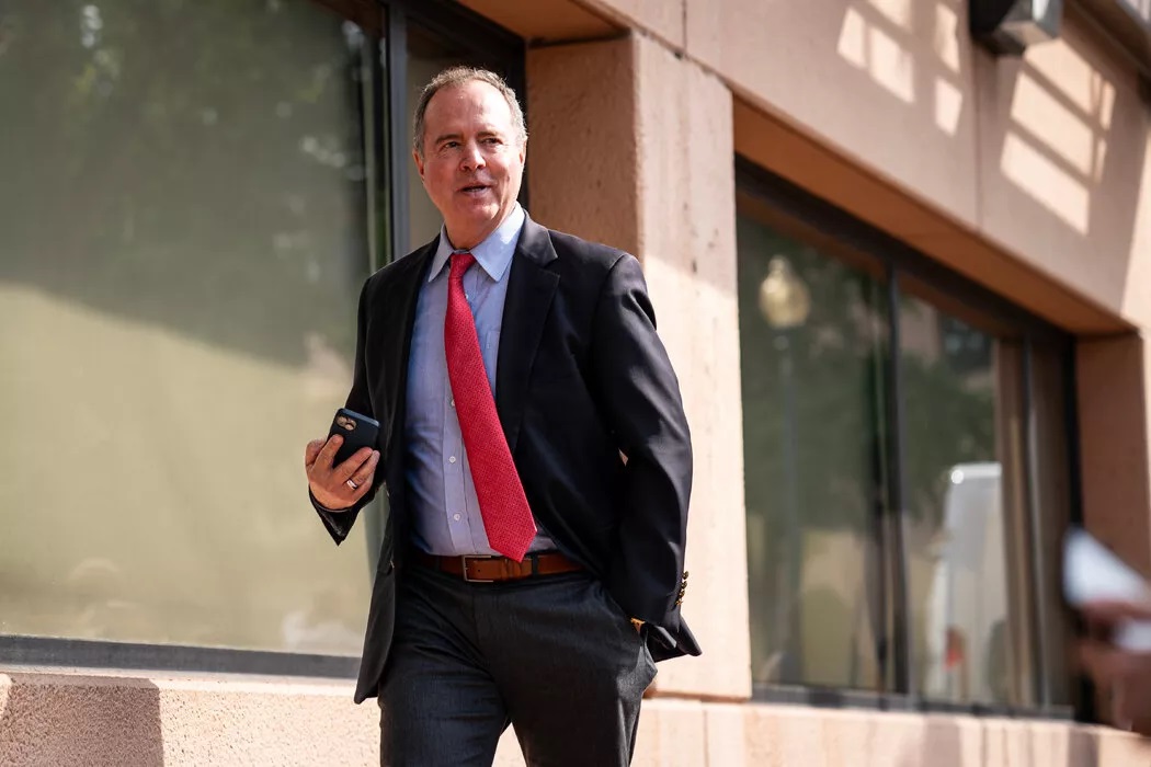 加利福尼亚州民主党众议员亚当·希夫周三呼吁拜登总统退出竞选 加利福尼亚州民主党众议员亚当·希夫周三呼吁拜登总统退出竞选